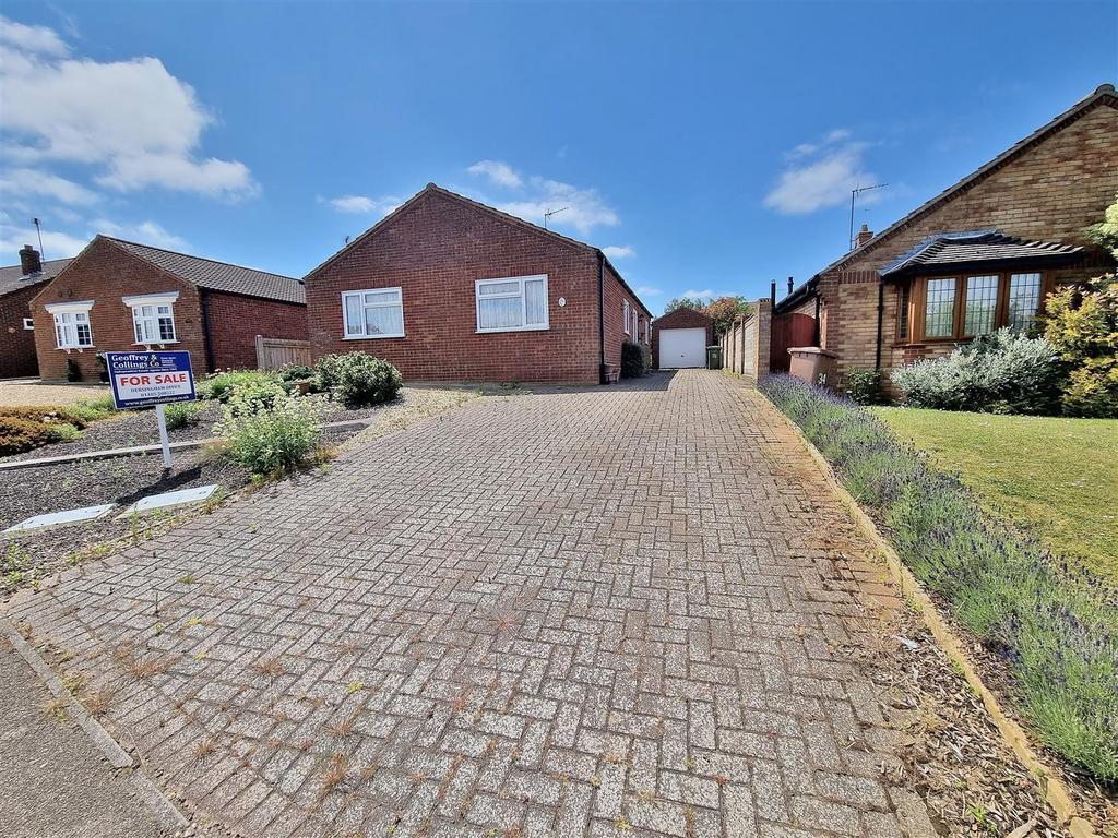 Mountbatten Road, King's Lynn PE31 3 bed detached bungalow - £320,000