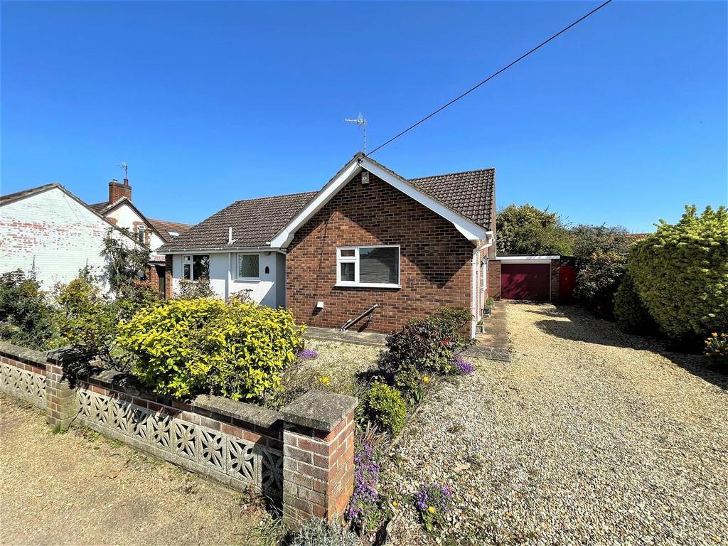 Glebe Road, King's Lynn PE31 3 bed detached bungalow - £325,000