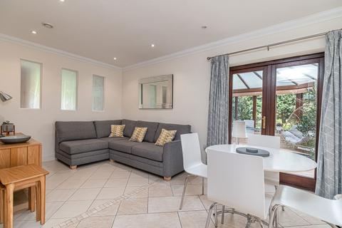 1 Beech Grove, Rushden, NN10 6EJ
