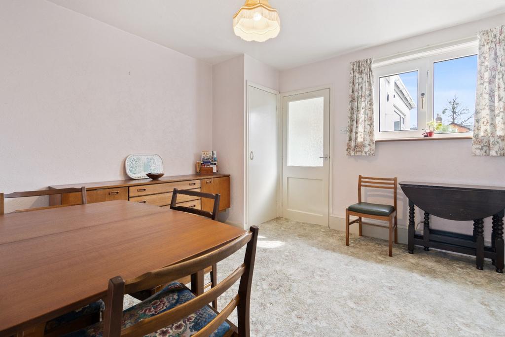 Dukes Way, Malvern, Worcestershire... 3 bed semidetached house for