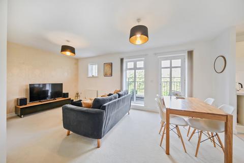 2 bedroom flat for sale, Beacon Crescent, Surrey GU26