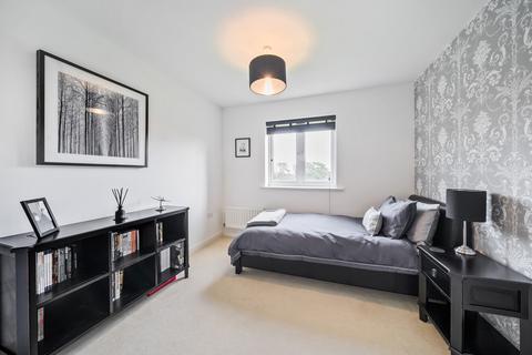 46 Beacon Crescent, Hindhead, GU26 6UG