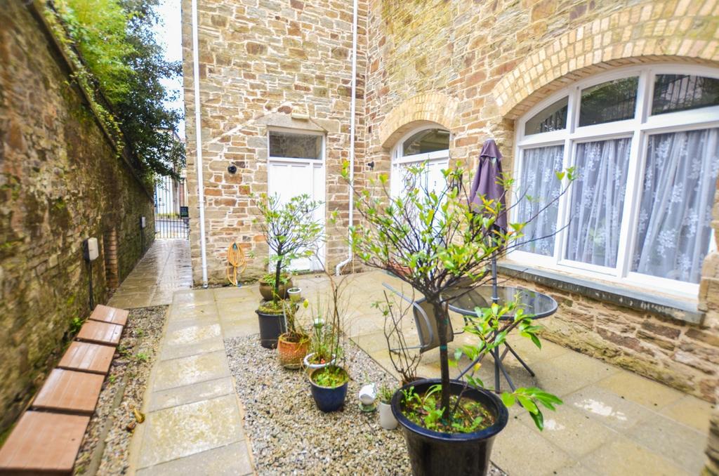 3 old manor house TPS Bodmin 01208 74182-1-2