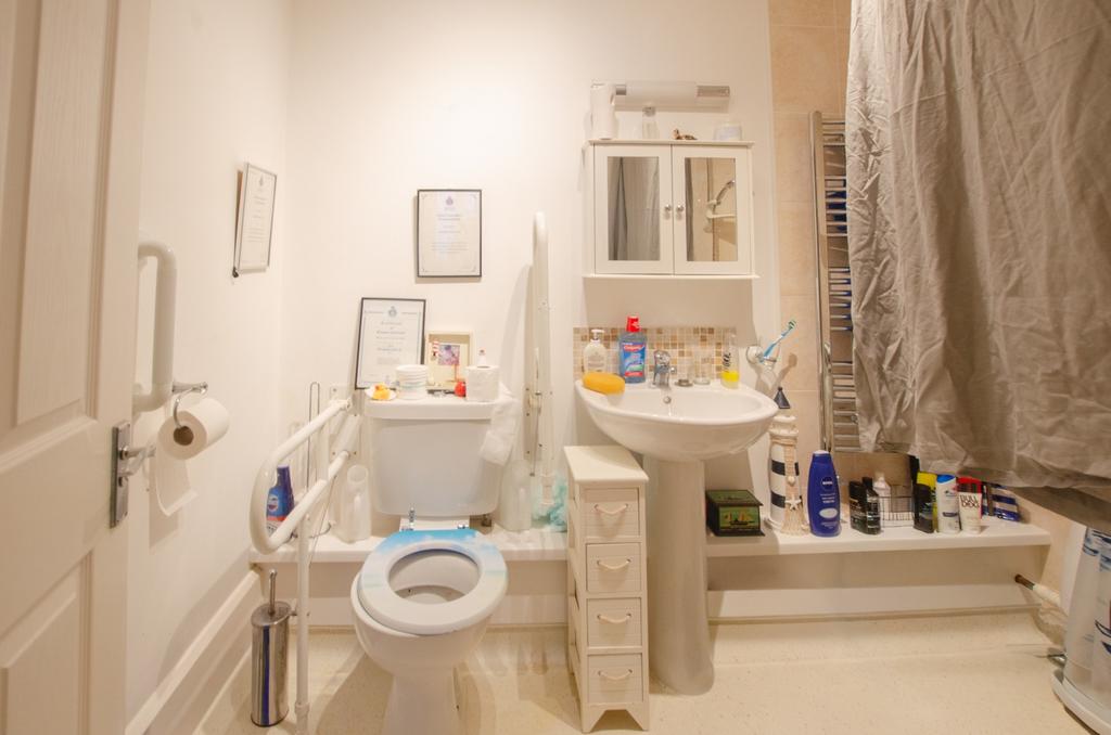 3 OLD MANOR HOUSE TPS Bodmin 01208 74182-2