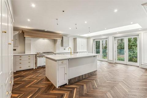 8 Beechwood Drive, Marlow, SL7 2DJ