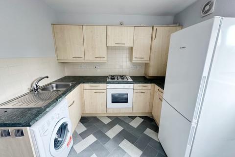 2 bedroom flat to rent, Lees Court, Coatbridge, ML5