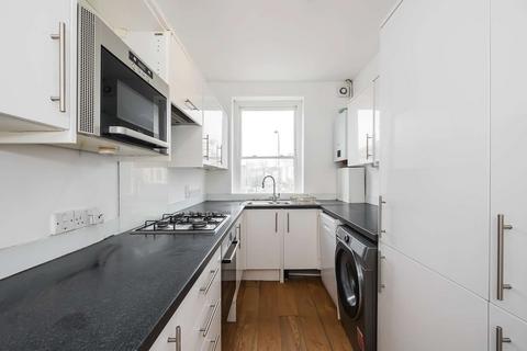4 bedroom flat to rent, 67 Lewisham Way, New Cross, London