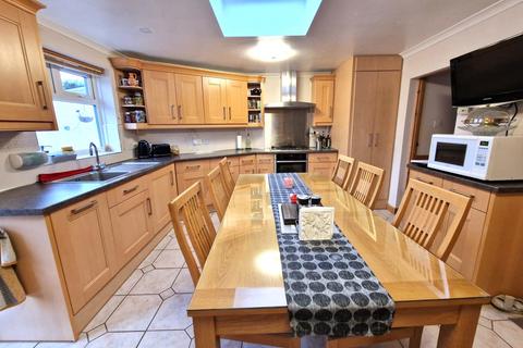 3 bedroom semi-detached house for sale, Browning Way, Heston