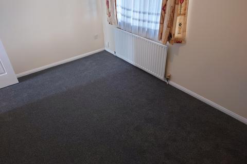 2 bedroom semi-detached house to rent, Coltsfoot Green, Luton LU4