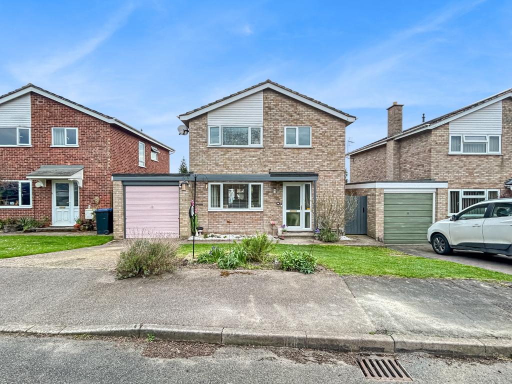 Saxon Drive, Cambridge CB25 4 bed detached house for sale £485,000