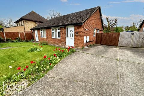 2 bedroom bungalow for sale, Derwent Way, Braintree