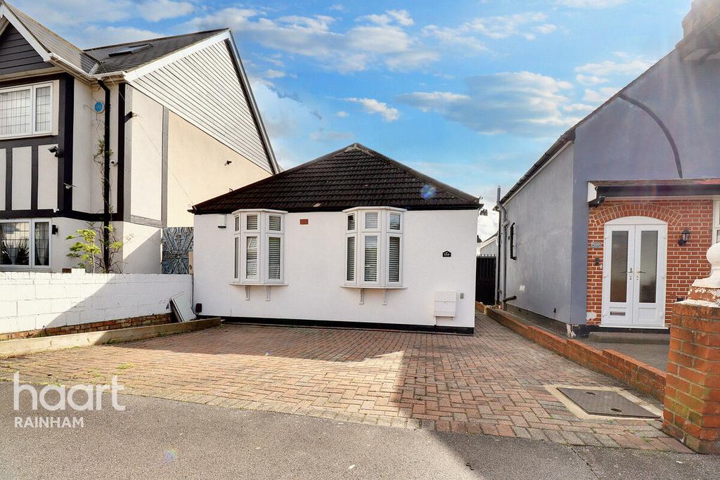 Wennington Road, Rainham 3 bed bungalow for sale £485,000
