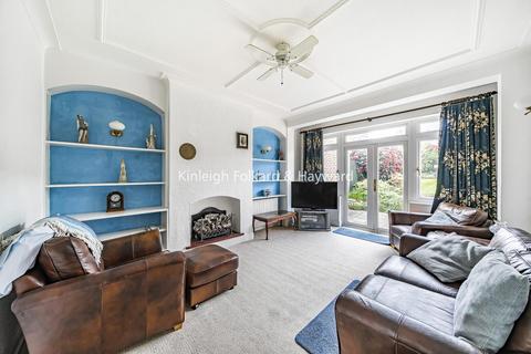 139 Torrington Park, London, N12 9AN