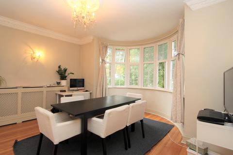 3 bedroom apartment to rent, North Common Road, Ealing, LONDON, UK, W5
