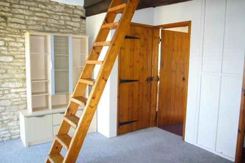 Studio to rent, Garston Court, Brize Norton, Oxon, OX18 3NP