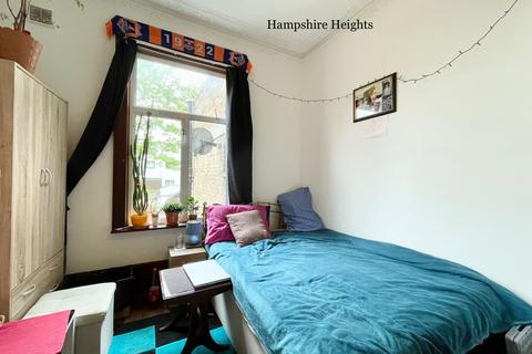 14b Townsend Road, London, N15 4NT