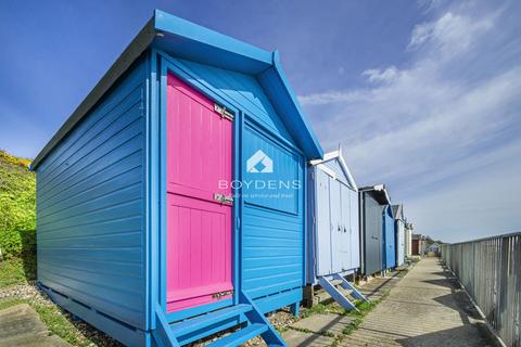 Chalet for sale, Low Wall, Frinton On Sea CO13