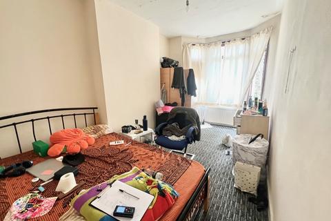 112 Upper Road, London, E13 0EX