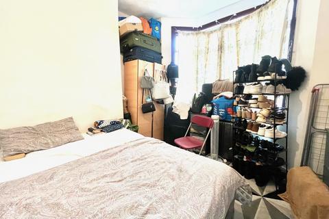 112 Upper Road, London, E13 0EX