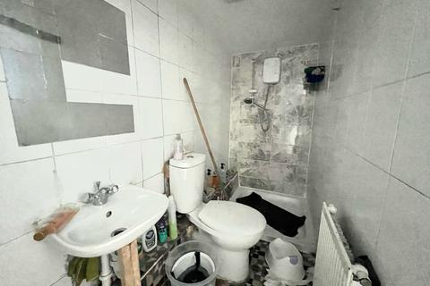 112 Upper Road, London, E13 0EX