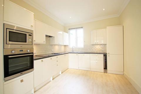 3 bedroom flat to rent, Thirsk, Battersea, London, SW11