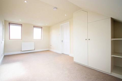 3 bedroom flat to rent, Thirsk, Battersea, London, SW11