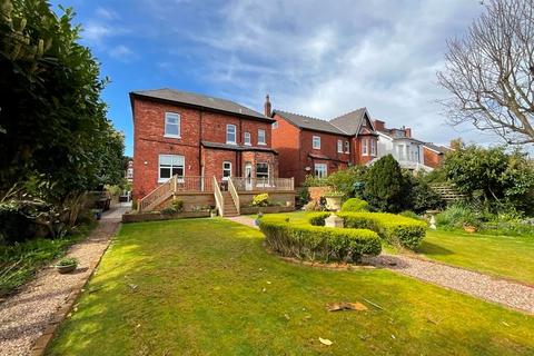 5 bedroom detached house for sale, Chambres Road, Southport PR8