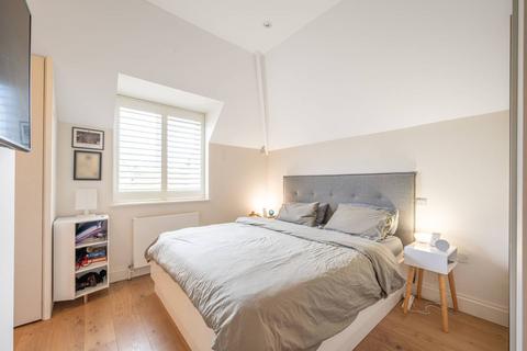 2 bedroom flat for sale, Ardwick Road, West Hampstead, London, NW2