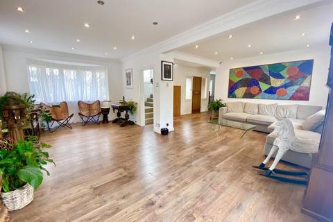 4 bedroom detached house to rent, Camberley