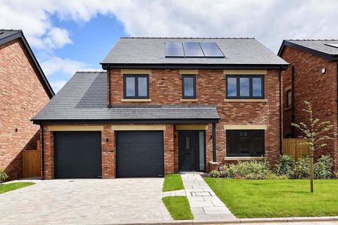 4 bedroom detached house for sale, Knowles View, Hartford, CW8
