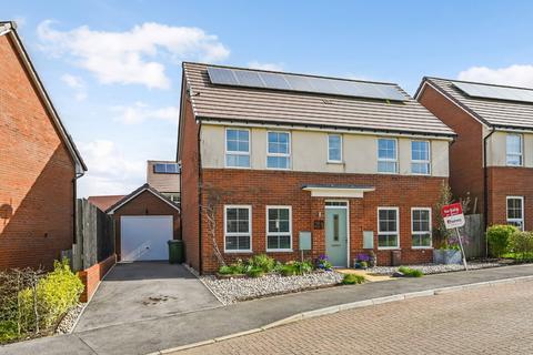 4 bedroom detached house for sale, Cornflower Gardens, Clanfield, Waterlooville, Hampshire