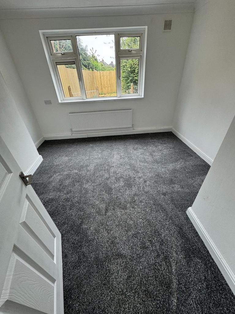 Locksley Avenue, Edenthorpe, Doncaster 2 bed semidetached house to rent £650 pcm (£150 pw)