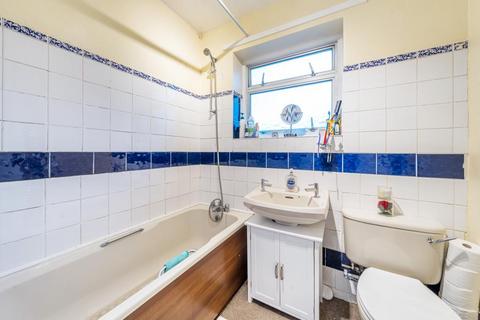 24 Parry Green South, Slough, SL3 8NN
