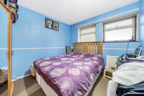24 Parry Green South, Slough, SL3 8NN