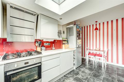 29 Burrell Avenue, Lancing, BN15 8QB