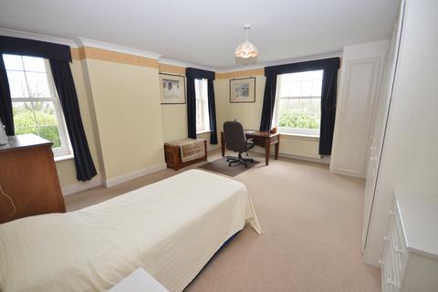 5 Throgmorton Hall, Old Sarum, Salisbury, SP4 6BQ