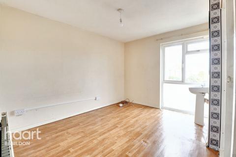21 Alcotes, Basildon, SS14 1TW