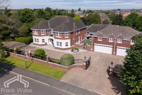 6 bedroom detached house for sale, Regent Avenue, Lytham St Annes, Lancashire