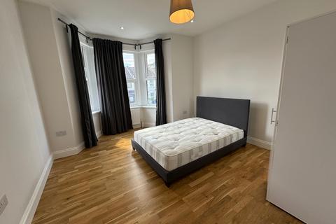 2 bedroom flat to rent, Ilford IG1