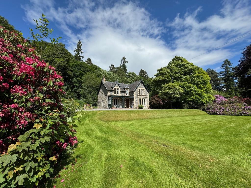 Killiecrankie, Pitlochry, Perthshire 5 bed detached house for sale £