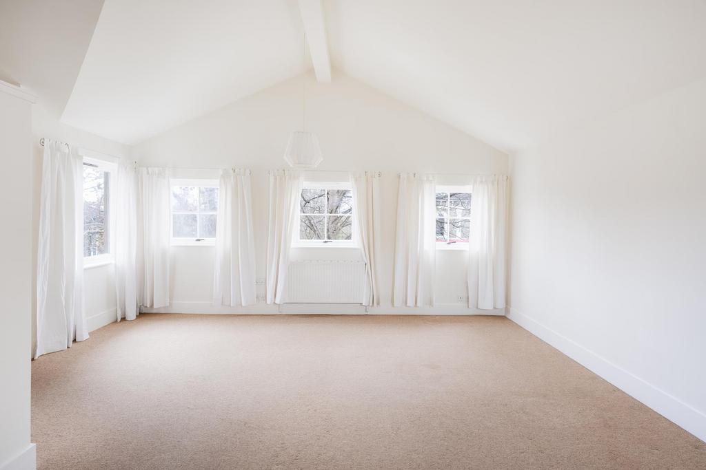 Living room ()