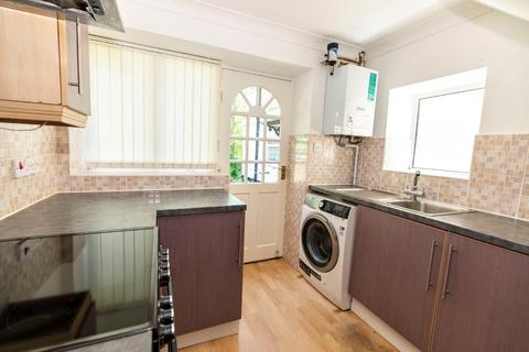 undefined, 2 Bedroom Maisonette on Surrey Road