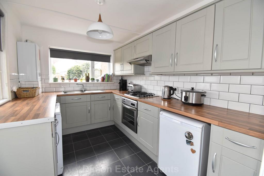 Handley Road, Gosport 2 bed terraced house for sale £235,000