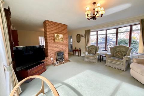 3 bedroom property for sale, Oulton Way, Stafford, ST16