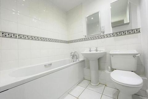 2 bedroom apartment to rent, Sells Close, Guildford GU1