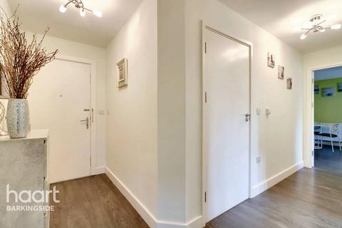 2 bedroom apartment for sale, New Mossford Way, Barkingside