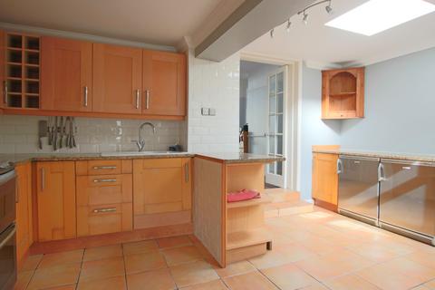 3 bedroom house to rent, POLYGON, SO15