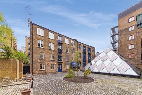 2 bedroom flat for sale, Canvas House, Jubilee Yard, Shad Thames, SE1