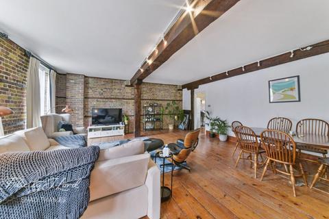 2 bedroom flat for sale, Canvas House, Jubilee Yard, Shad Thames, SE1