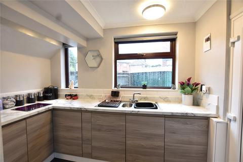 2 Bourne Road, Shaw, Oldham, OL2 7XN